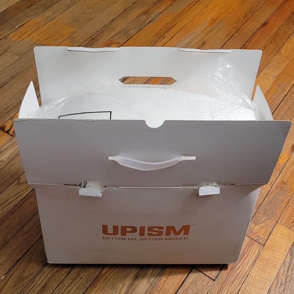 UPISM White Down Alternative Pillows (Set of 2) - Picture 4 of 6